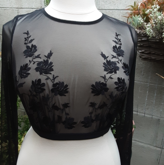 Torrid  under it all crop top - Picture 4 of 8